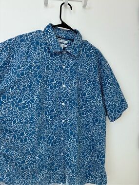 Men's Blue Floral Short-Sleeve Button-Up Shirt